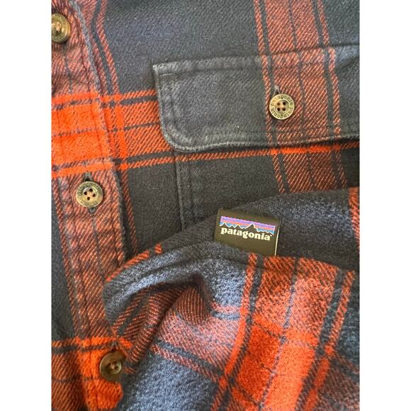 Patagonia Long-Sleeved Fjord Flannel button Up Shirt Medium Navy & Red - Picture 6 of 14